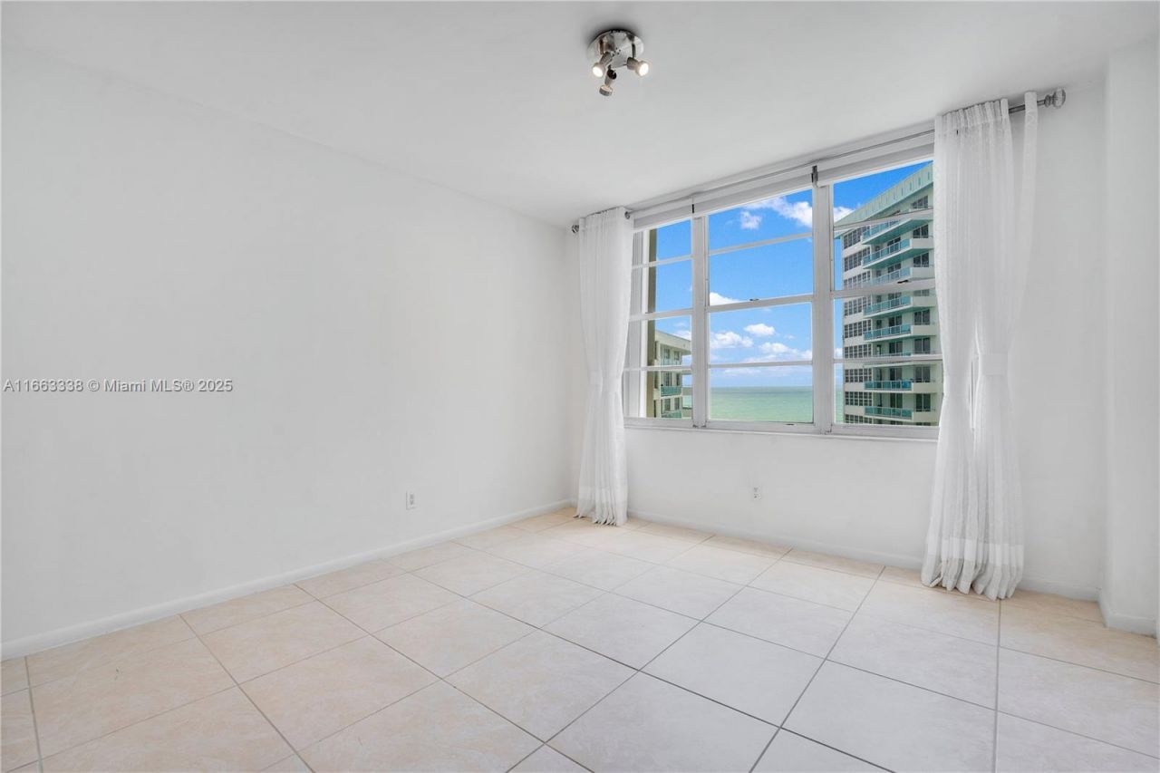 5151 Collins Ave, Unit 925, Miami Beach, FL 33140 Photo