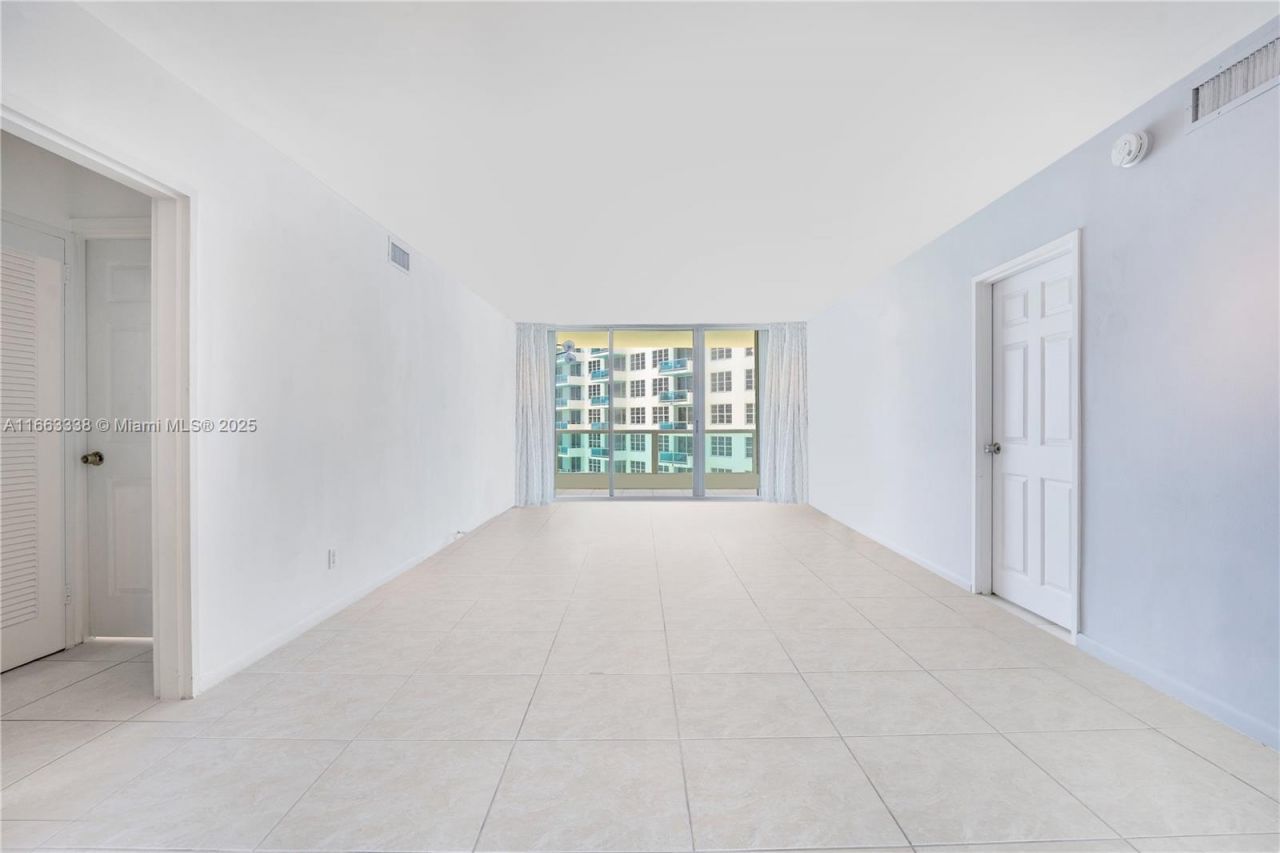 5151 Collins Ave, Unit 925, Miami Beach, FL 33140 Photo