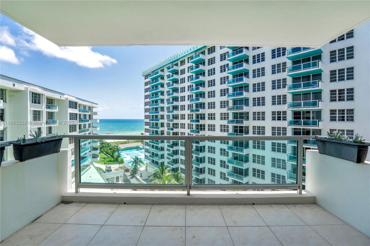 5151 Collins Ave, Unit 925, Miami Beach, FL 33140 Photo