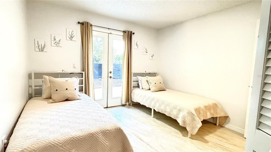 2431 Loma Linda Street, Sarasota, FL 34239 Photo