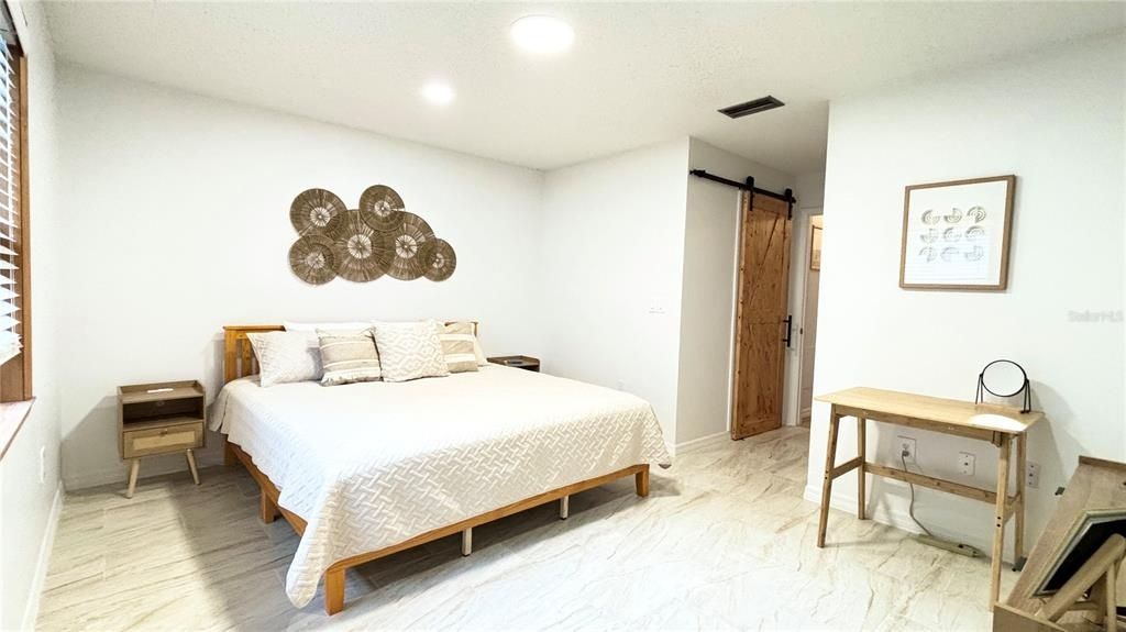 2431 Loma Linda Street, Sarasota, FL 34239 Photo