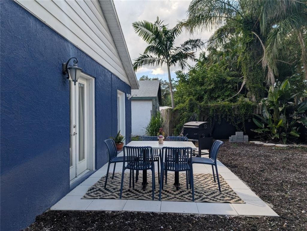 2431 Loma Linda Street, Sarasota, FL 34239 Photo