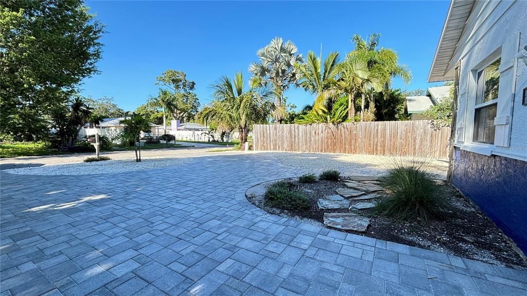 2431 Loma Linda Street, Sarasota, FL 34239 Photo