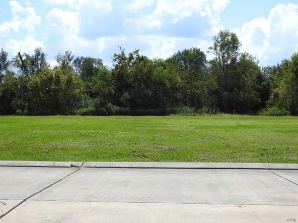 220 Derusso Street, Houma, LA 70364