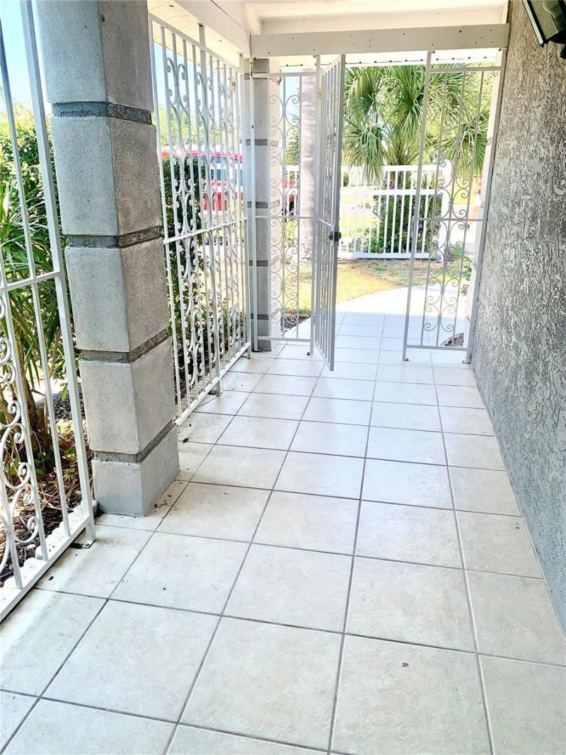 1714 Meadowood Street, Sarasota, FL 34231 Photo