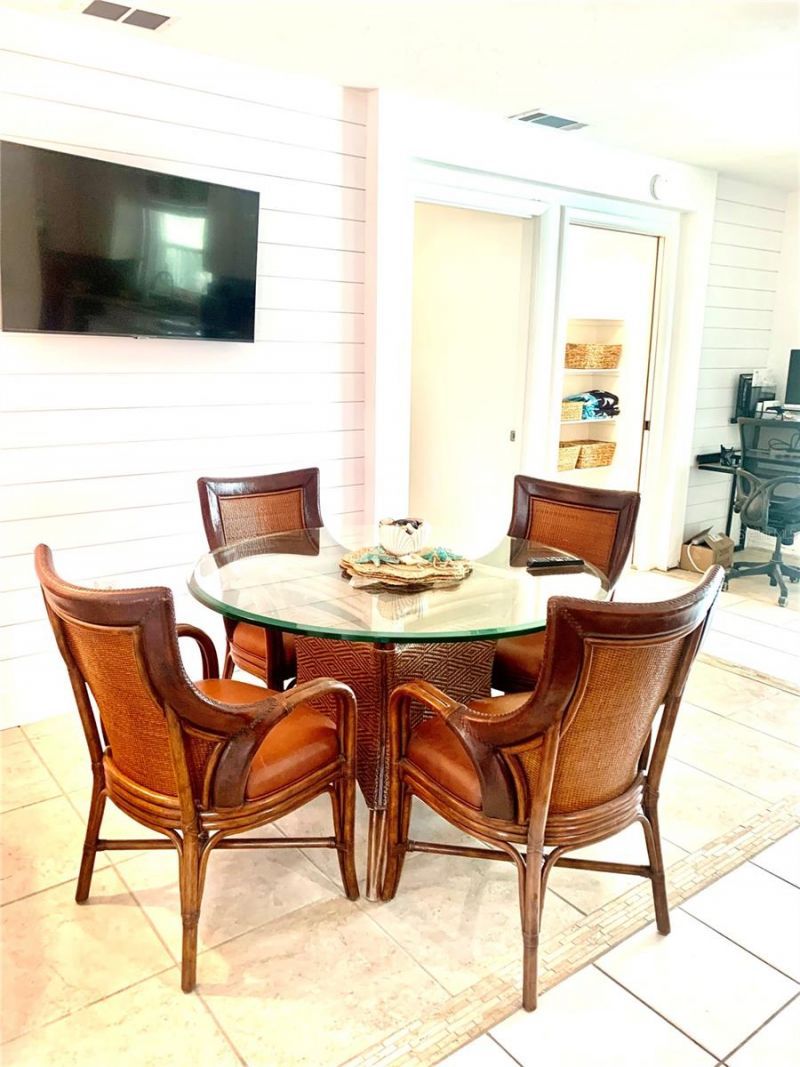 1714 Meadowood Street, Sarasota, FL 34231 Photo