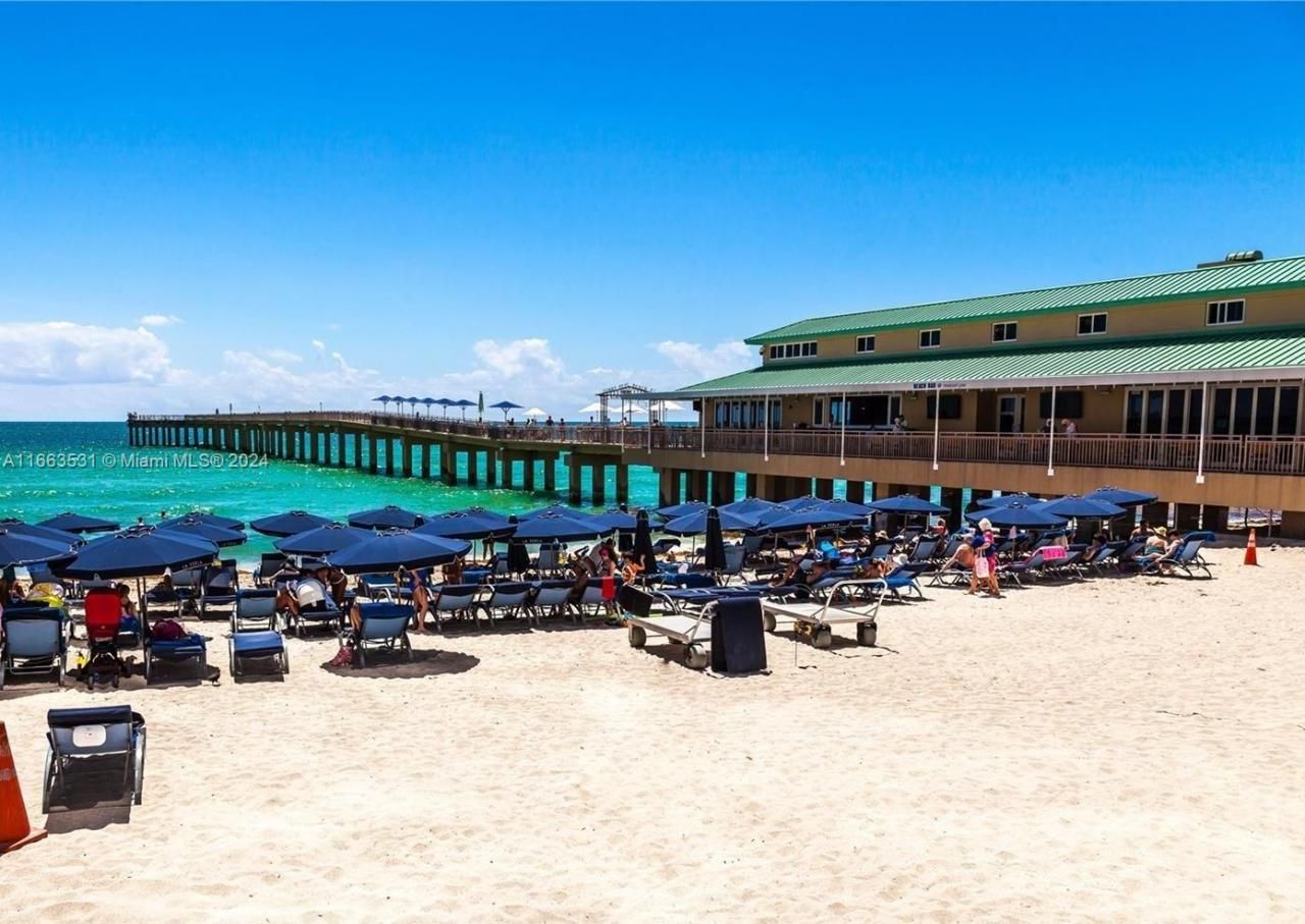 16699 Collins Ave, Unit 1705, Sunny Isles Beach, FL 33160 Photo