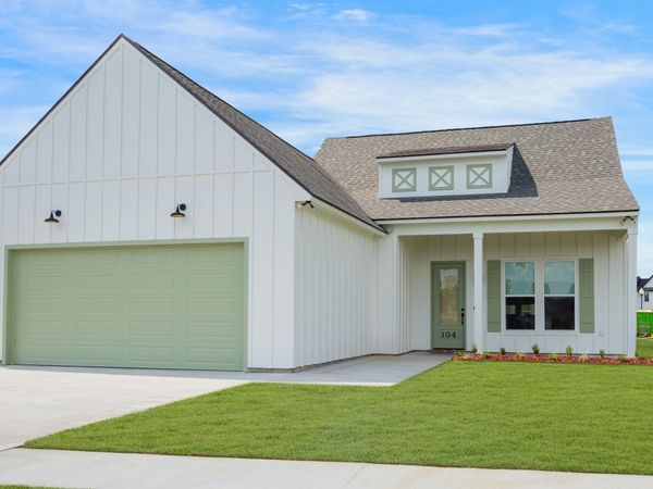 104 Travellers Palm Way, Broussard, LA 70518