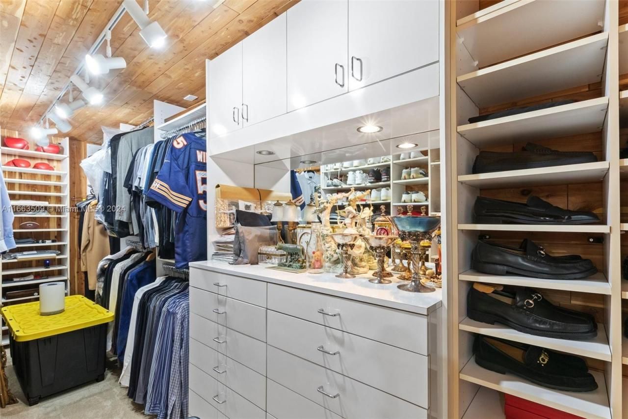 1800 NE 114th St, Unit 2204, Miami, FL 33181 Photo