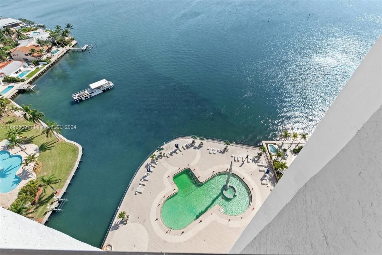 1800 NE 114th St, Unit 2204, Miami, FL 33181 Photo