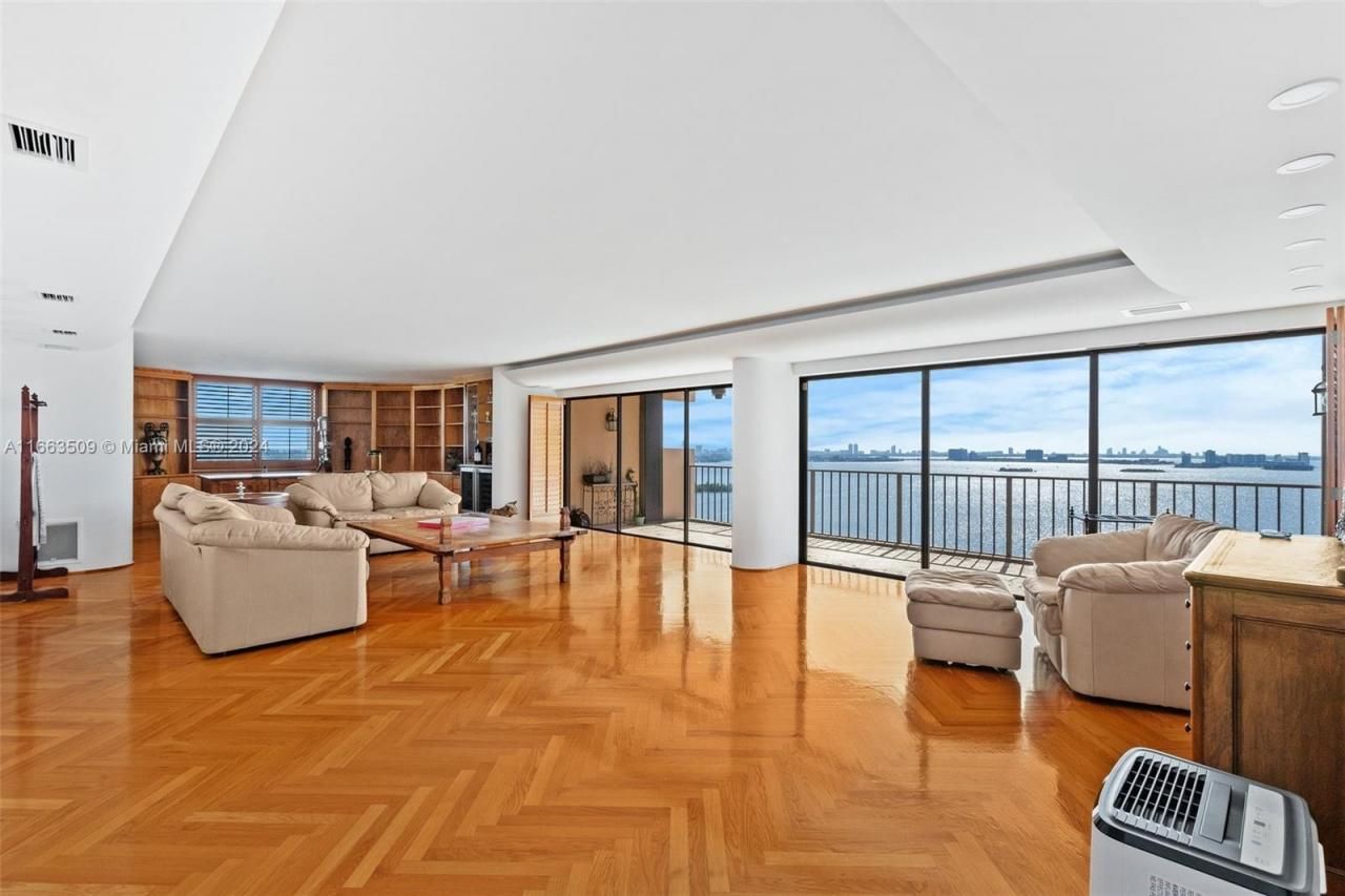 1800 NE 114th St, Unit 2204, Miami, FL 33181 Photo