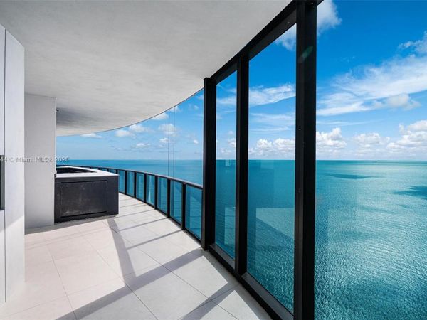 18555 Collins Ave, Unit 5001, Sunny Isles Beach, FL 33160