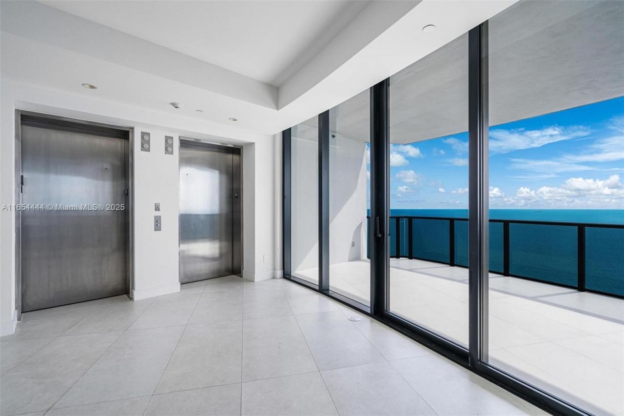 18555 Collins Ave, Unit 5001, Sunny Isles Beach, FL 33160 Photo