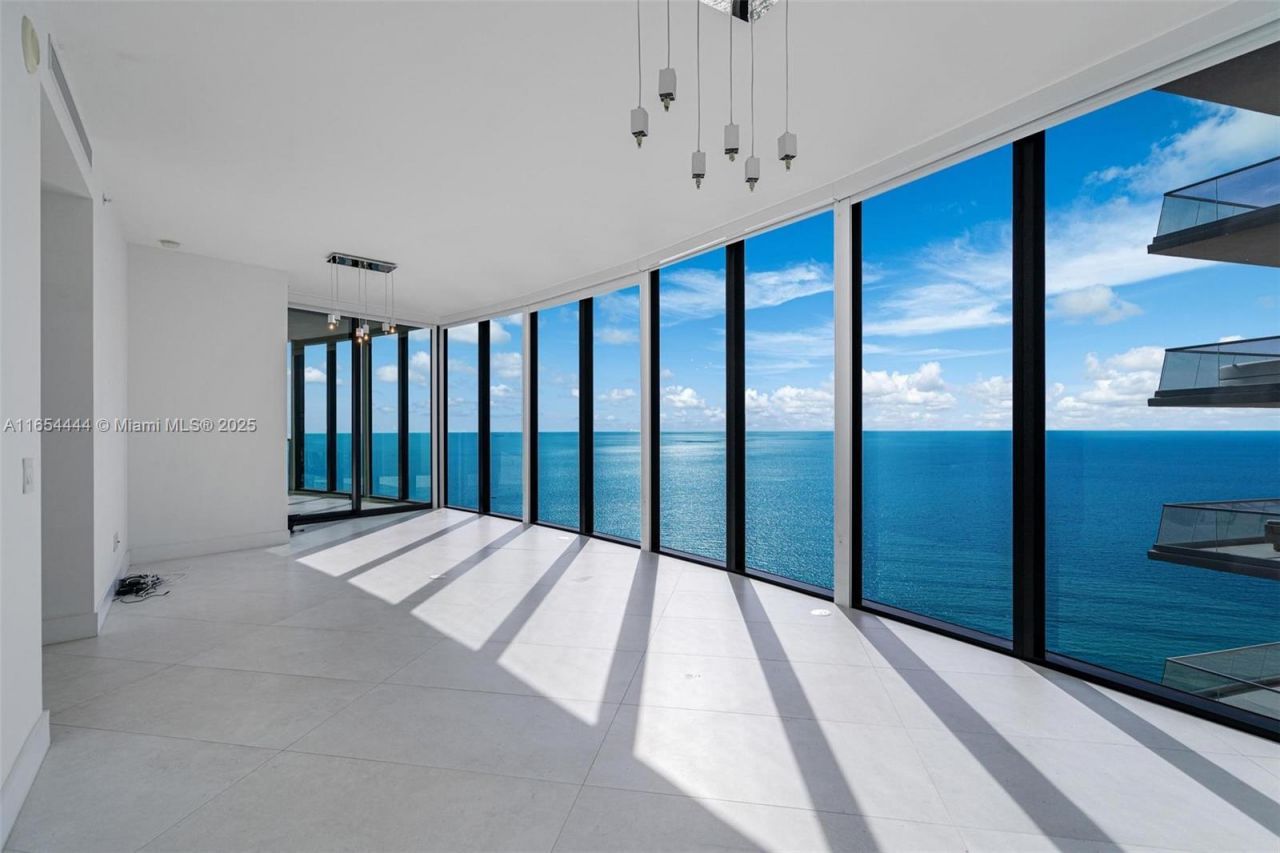 18555 Collins Ave, Unit 5001, Sunny Isles Beach, FL 33160 Photo