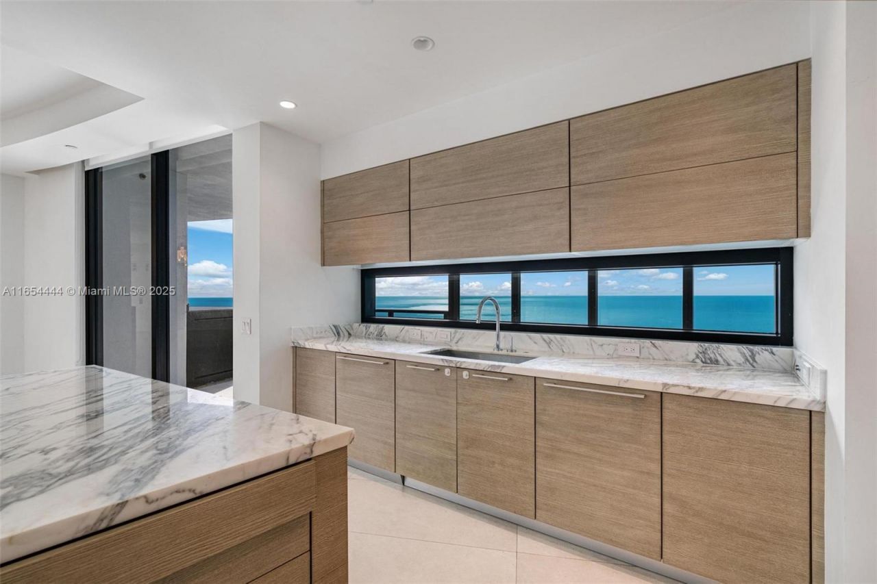 18555 Collins Ave, Unit 5001, Sunny Isles Beach, FL 33160 Photo