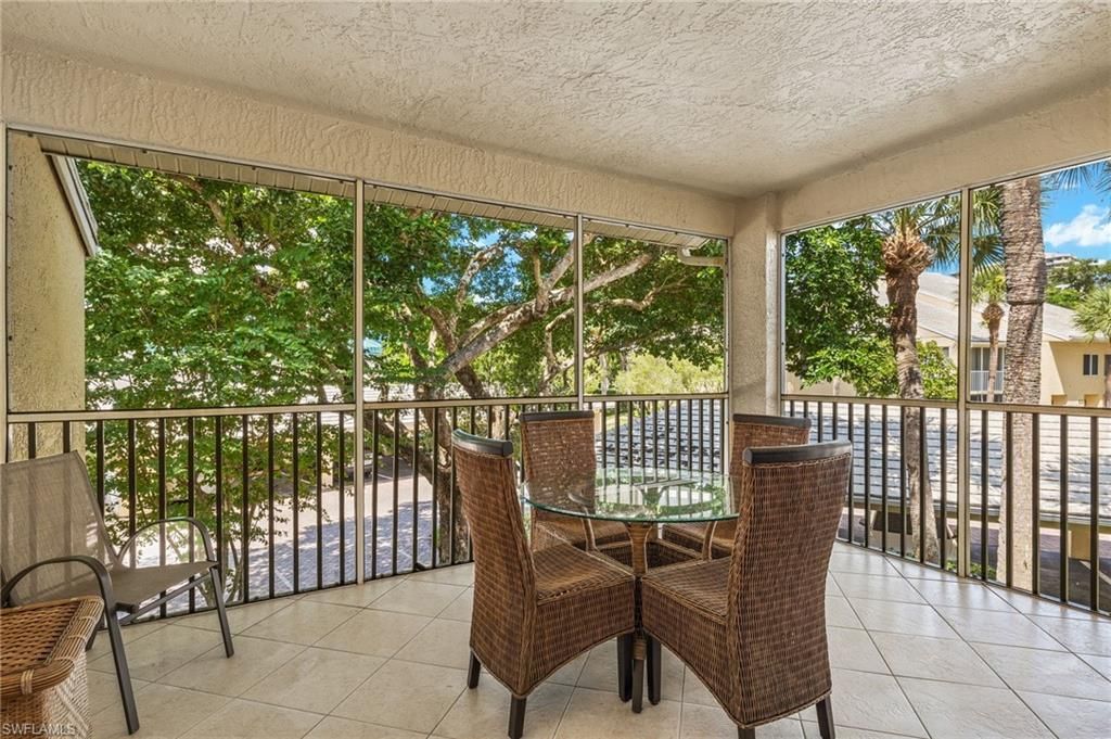 5817 Glencove Dr, Unit 405, Naples, FL 34108 Photo