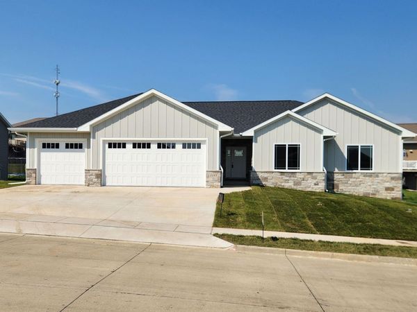 2249 Antler Ridge Drive, Asbury, IA 52002