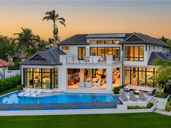 3131 Gin LN, NAPLES, FL 34102