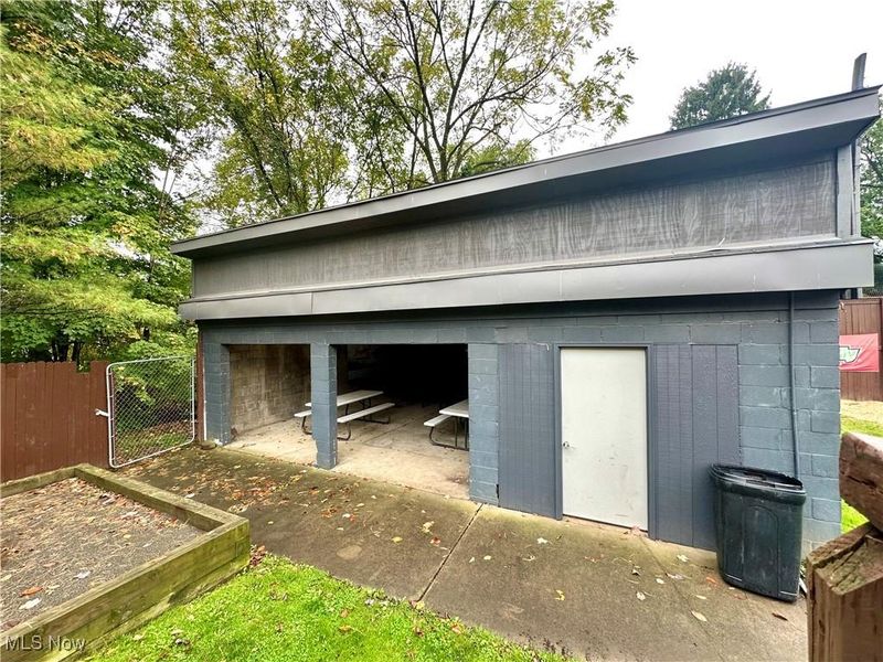 1111 Niles Cortland Road NE, Howland, OH 44484 Photo 13