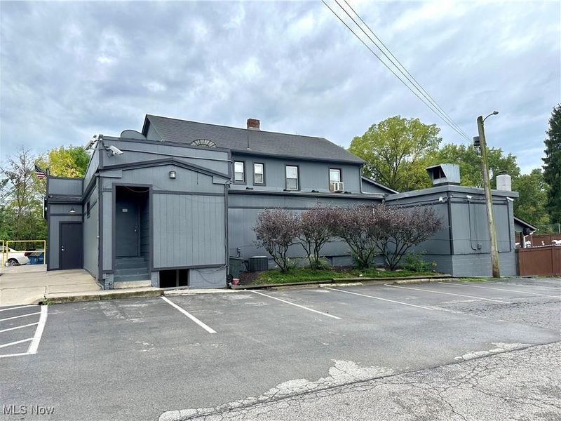 1111 Niles Cortland Road NE, Howland, OH 44484 Photo 5