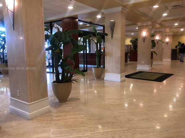 400 Kings Point Dr, Unit 328, Sunny Isles Beach, FL 33160