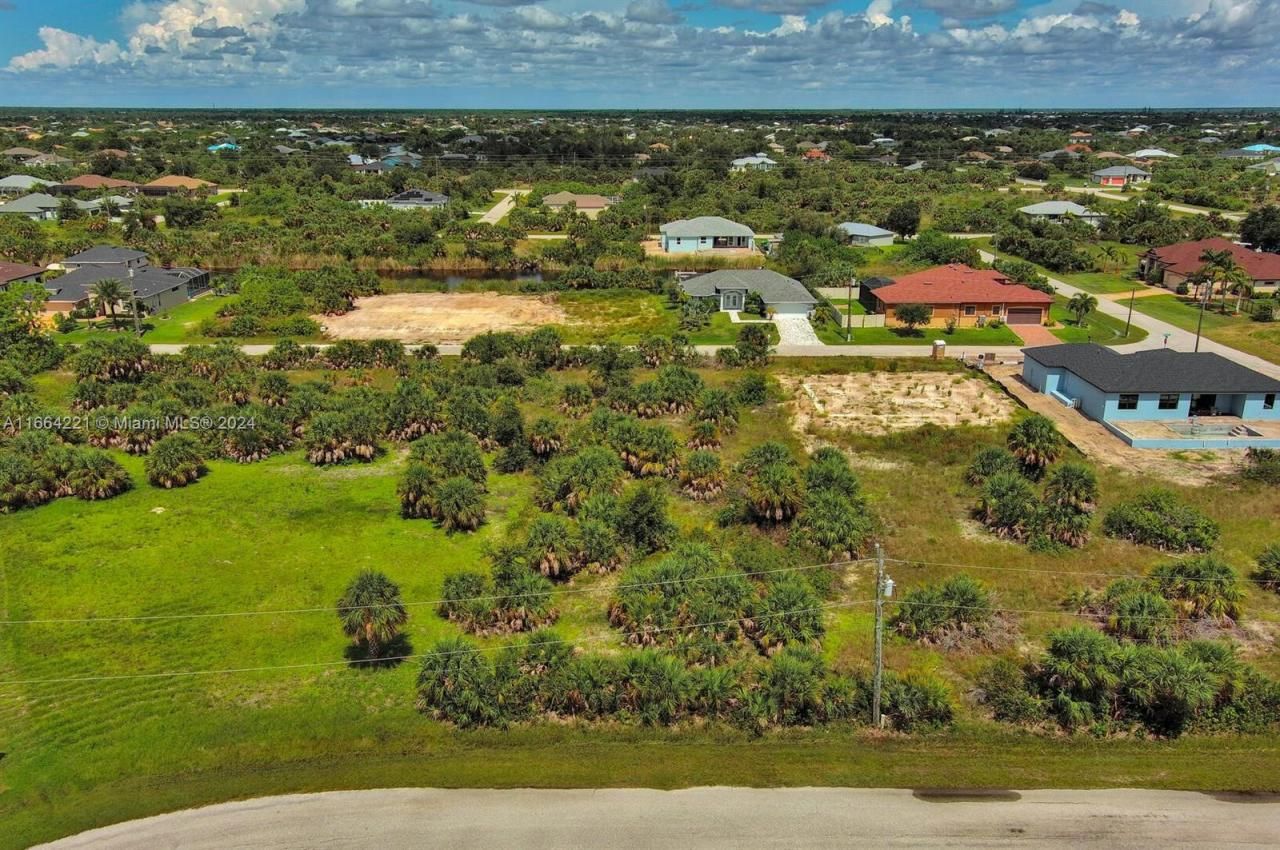 10705 Rainsville St, Port Charlotte, FL 33981 Photo