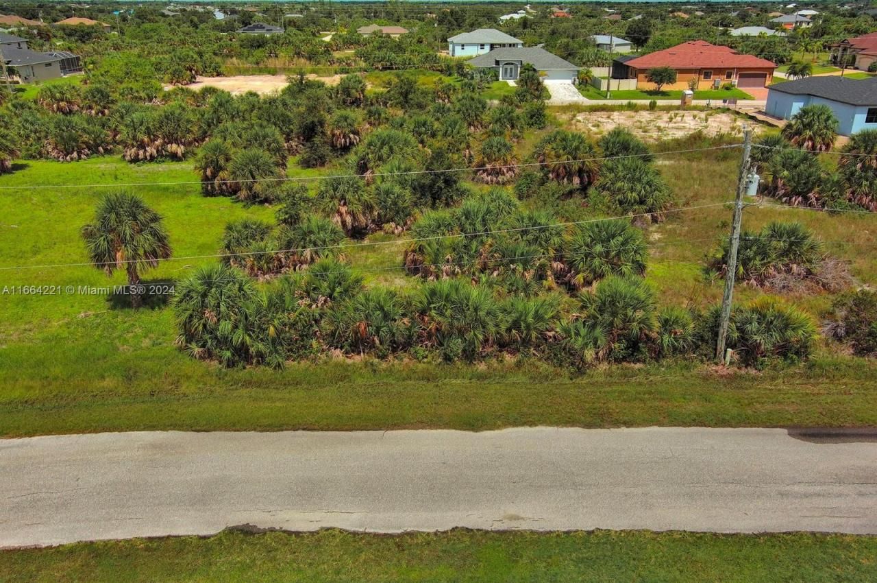10705 Rainsville St, Port Charlotte, FL 33981 Photo