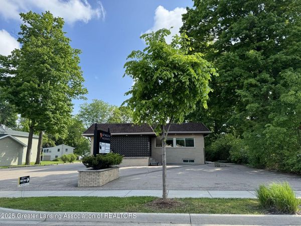 2132 Cedar Street, Holt, MI 48842