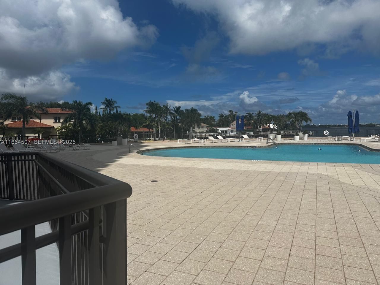 1800 NE 114th St, Unit 401, Miami, FL 33181 Photo