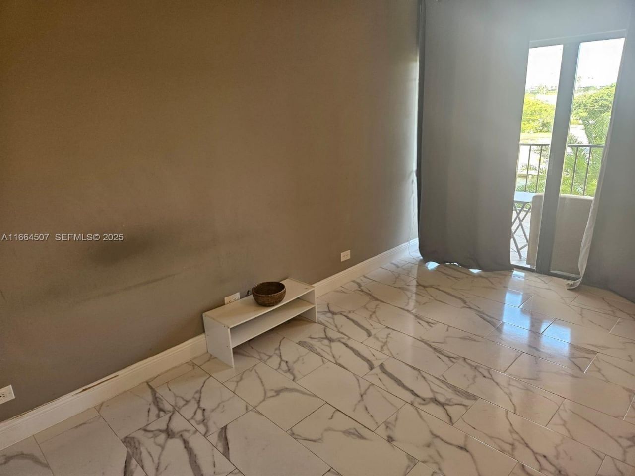 1800 NE 114th St, Unit 401, Miami, FL 33181 Photo