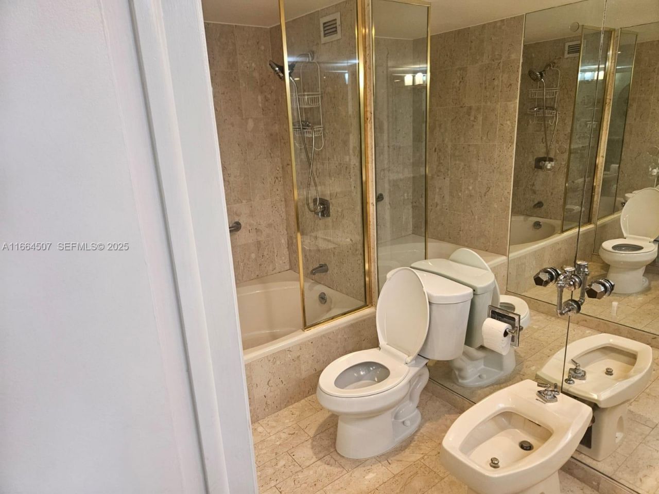 1800 NE 114th St, Unit 401, Miami, FL 33181 Photo