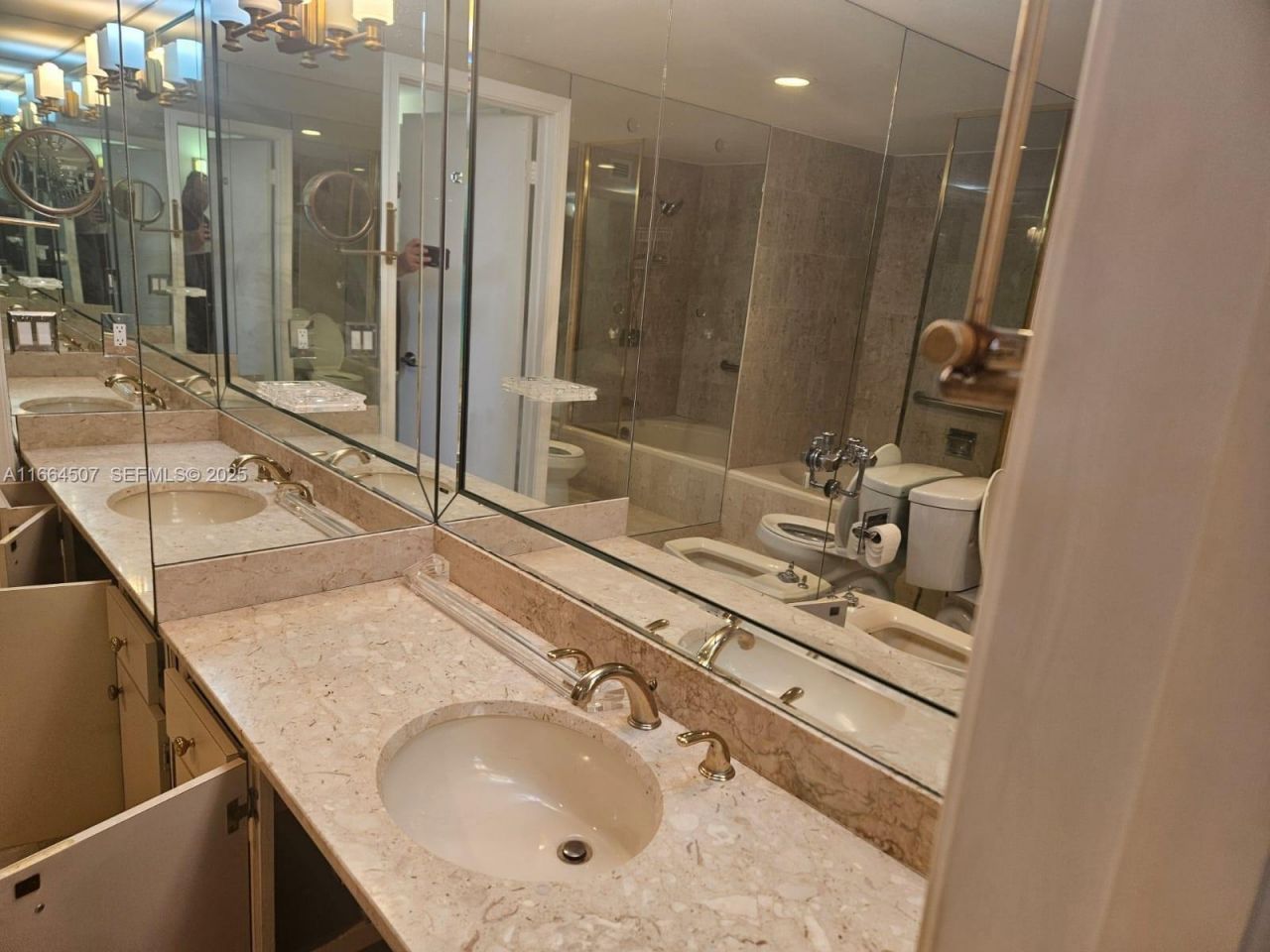 1800 NE 114th St, Unit 401, Miami, FL 33181 Photo