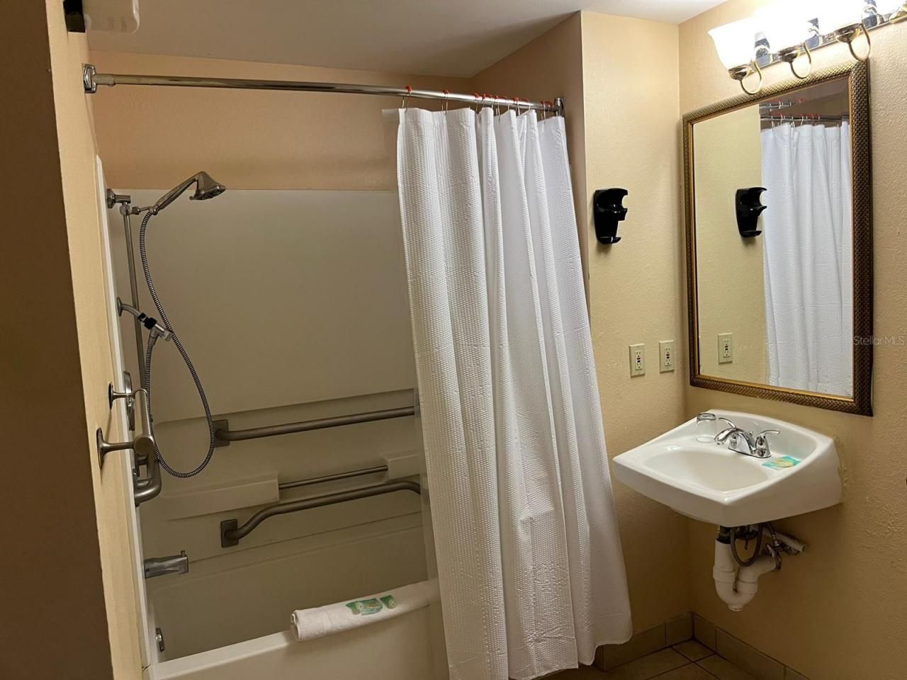 7601 Canada Avenue, Unit 418, Orlando, FL 32819 Photo