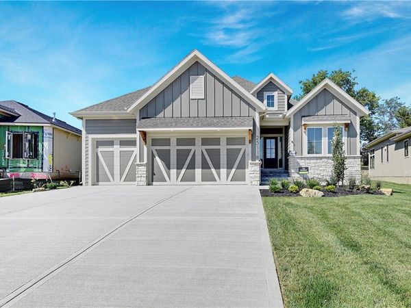 25118 W 98th Place, Lenexa, KS 66227