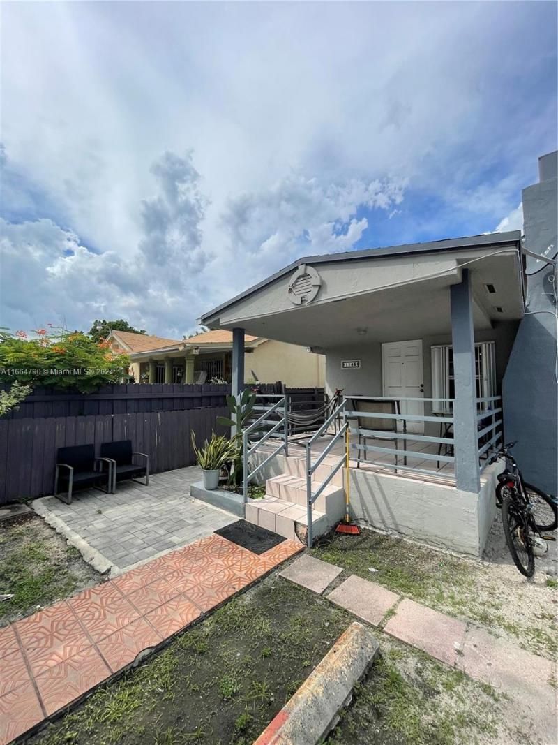 1143 NW 27th St, Miami, FL 33127 Photo