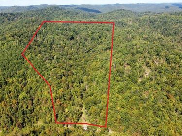 999 Little Bull Creek Road, Woollum, KY 40906