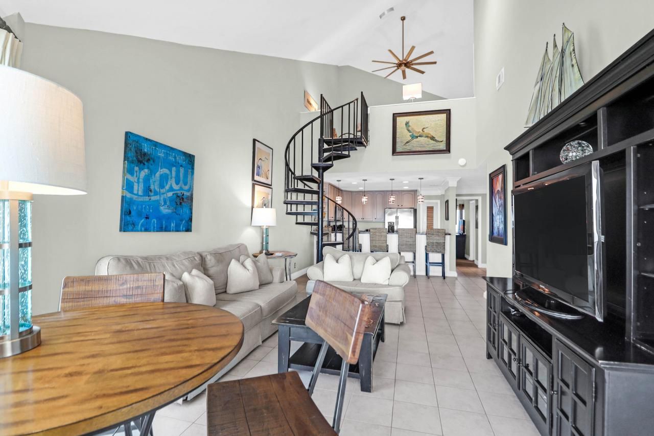 9002 Palmetto Drive Photo 13