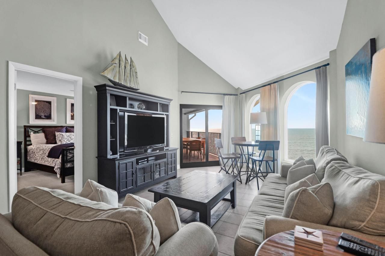 9002 Palmetto Drive Photo 7