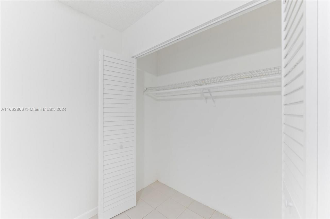 20301 NE 30th Ave, Unit 308-5, Aventura, FL 33180 Photo