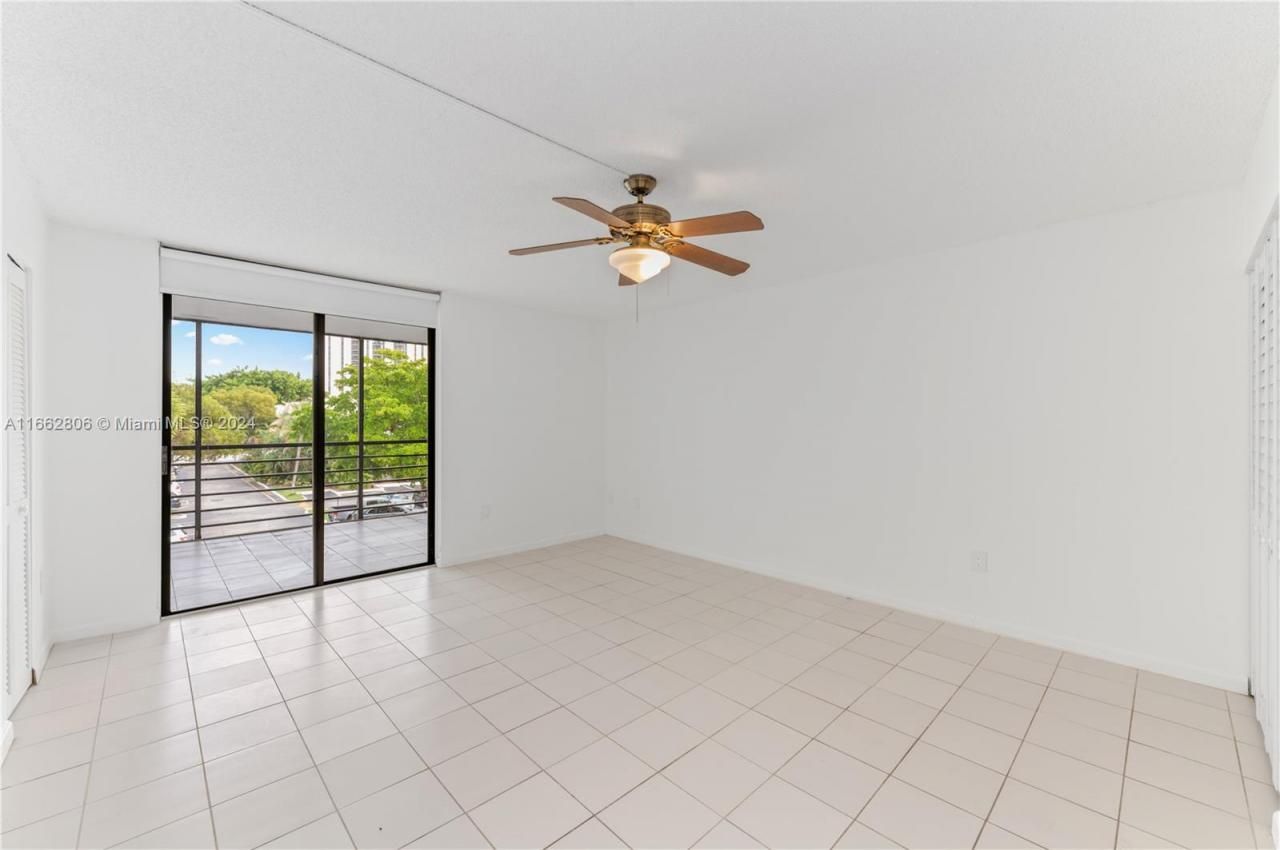 20301 NE 30th Ave, Unit 308-5, Aventura, FL 33180 Photo