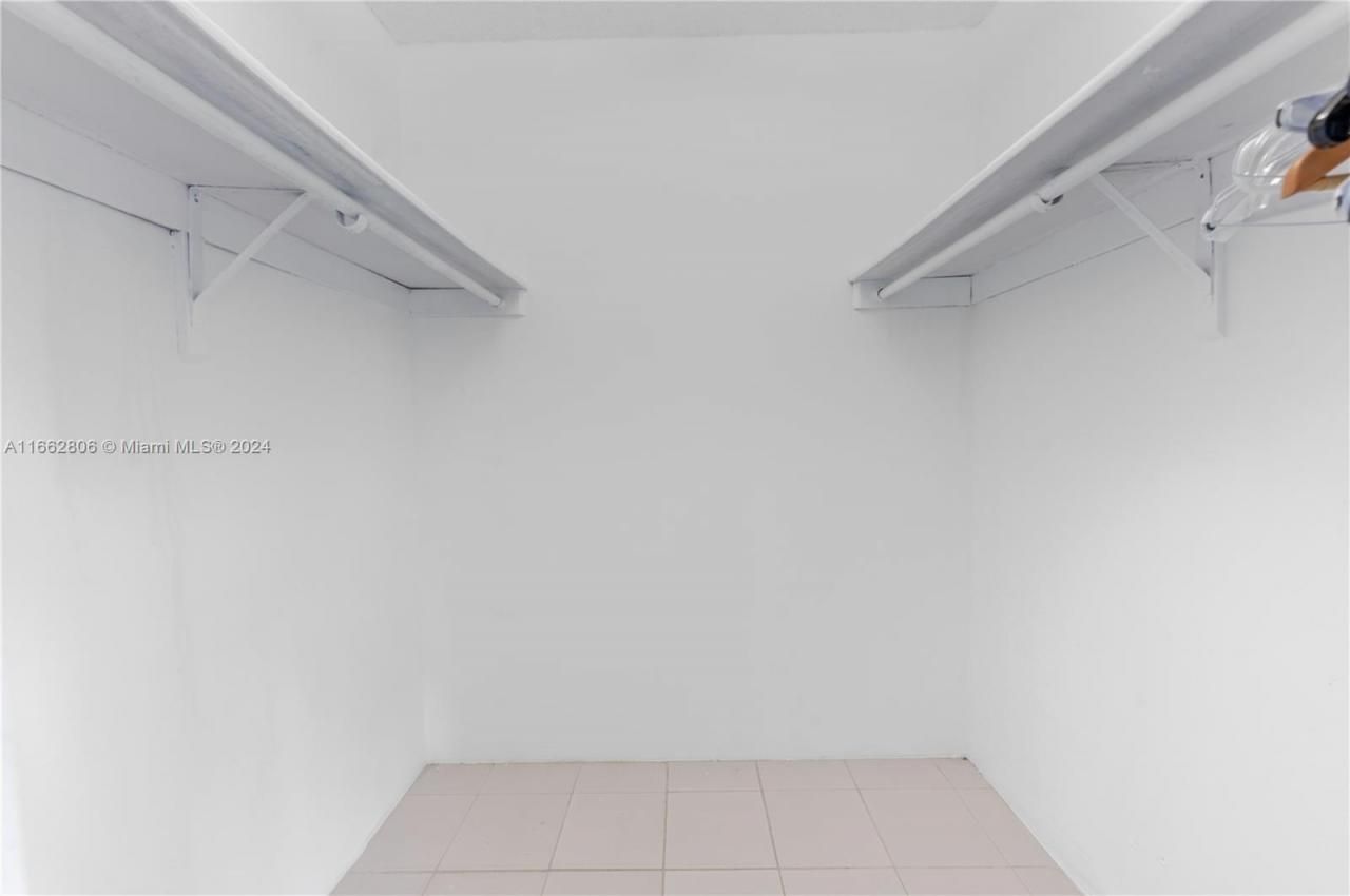 20301 NE 30th Ave, Unit 308-5, Aventura, FL 33180 Photo