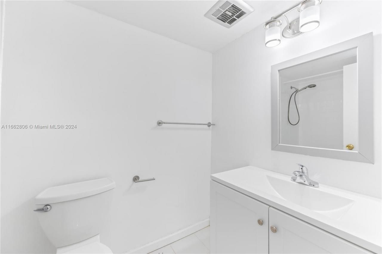 20301 NE 30th Ave, Unit 308-5, Aventura, FL 33180 Photo