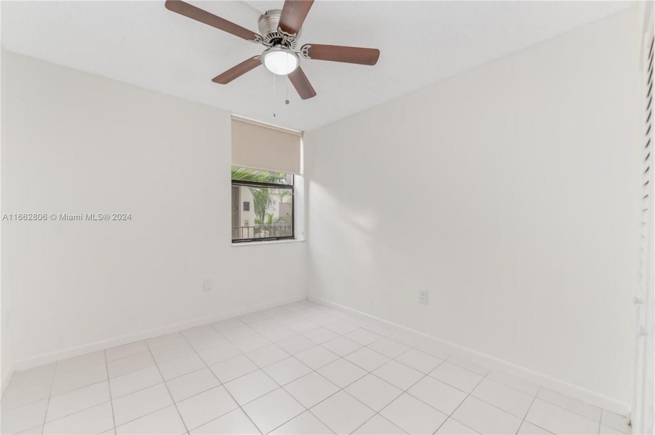 20301 NE 30th Ave, Unit 308-5, Aventura, FL 33180 Photo