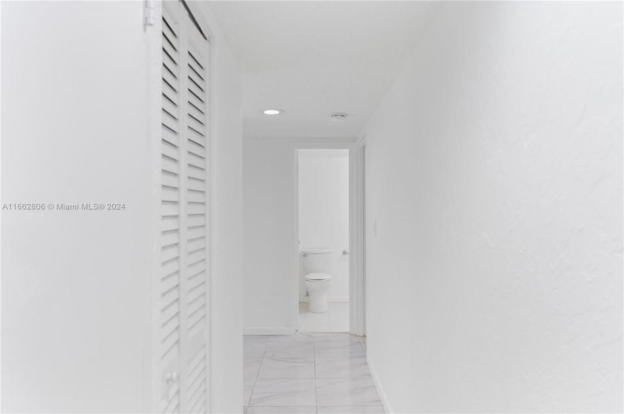 20301 NE 30th Ave, Unit 308-5, Aventura, FL 33180 Photo