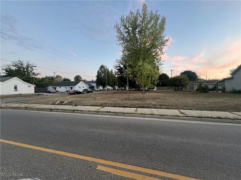 902 W High Avenue, New Philadelphia, OH 44663 Photo 4