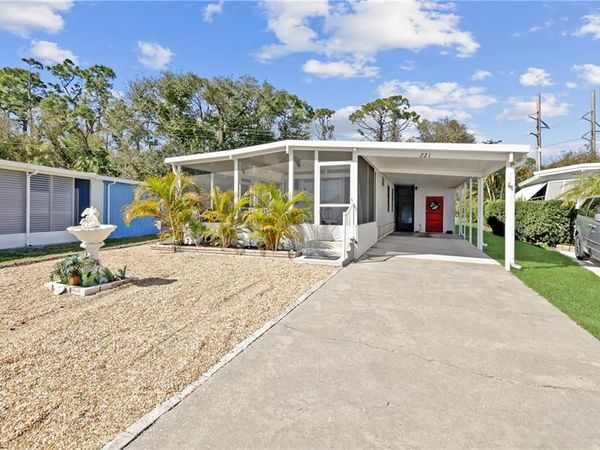 221 Shrub LN N, NORTH FORT MYERS, FL 33917