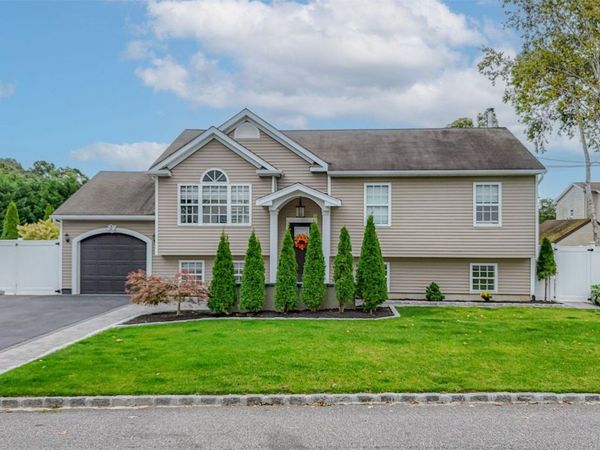 35 Lake Shore Drive, Ronkonkoma, NY 11779