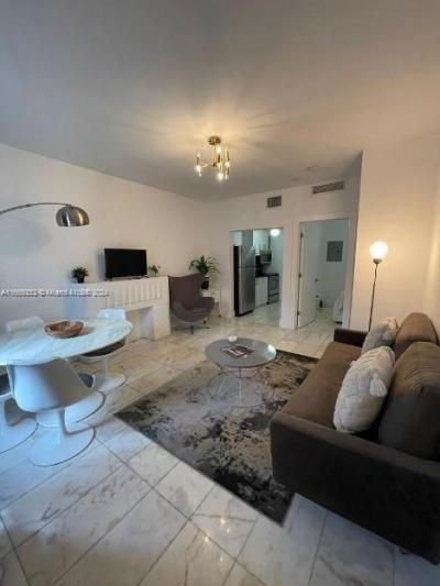801 8th St, Unit 205, Miami Beach, FL 33139 Photo
