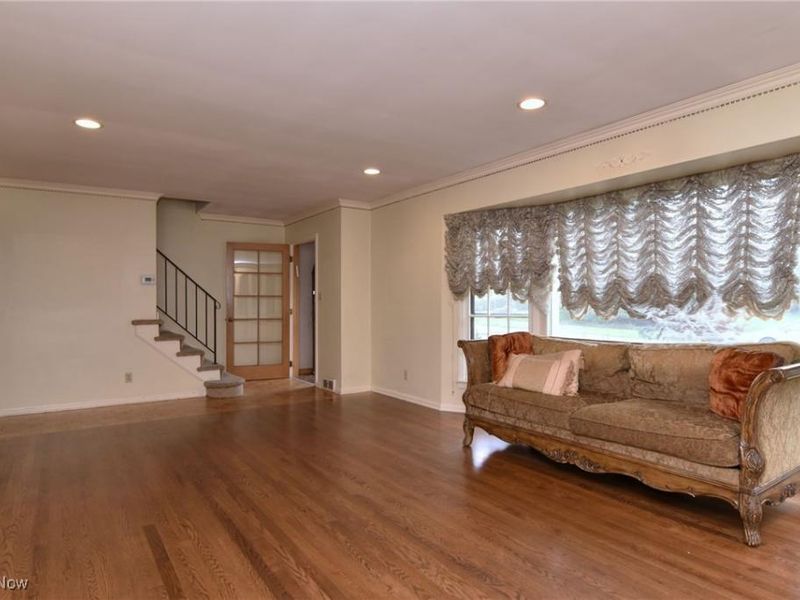 3483 Severn Road, Cleveland, OH 44118 Photo 5