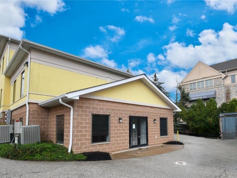 31050 Pinetree Road, Pepper Pike, OH 44124 Photo 2